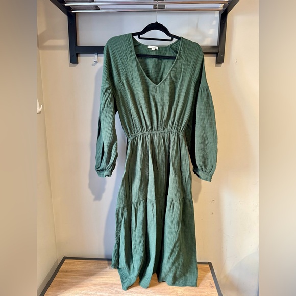 Suunday Dresses & Skirts - Suunday The Sara Dress in Kombu Green 100% Cotton Muslin